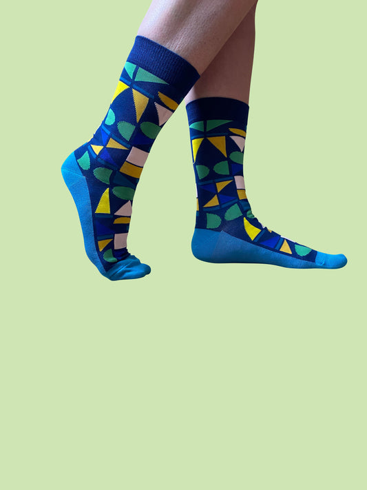 Made of Many – Bambussocke – Blau, mehrfarbig